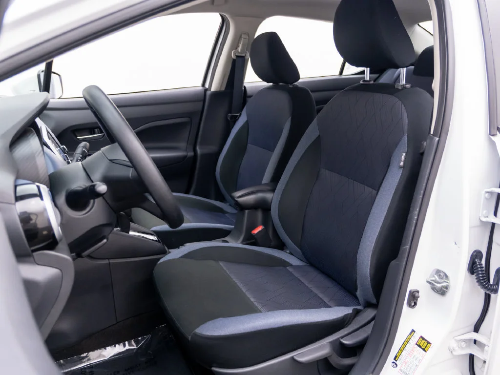 Used 2025 White Nissan 1.6 SV image 18