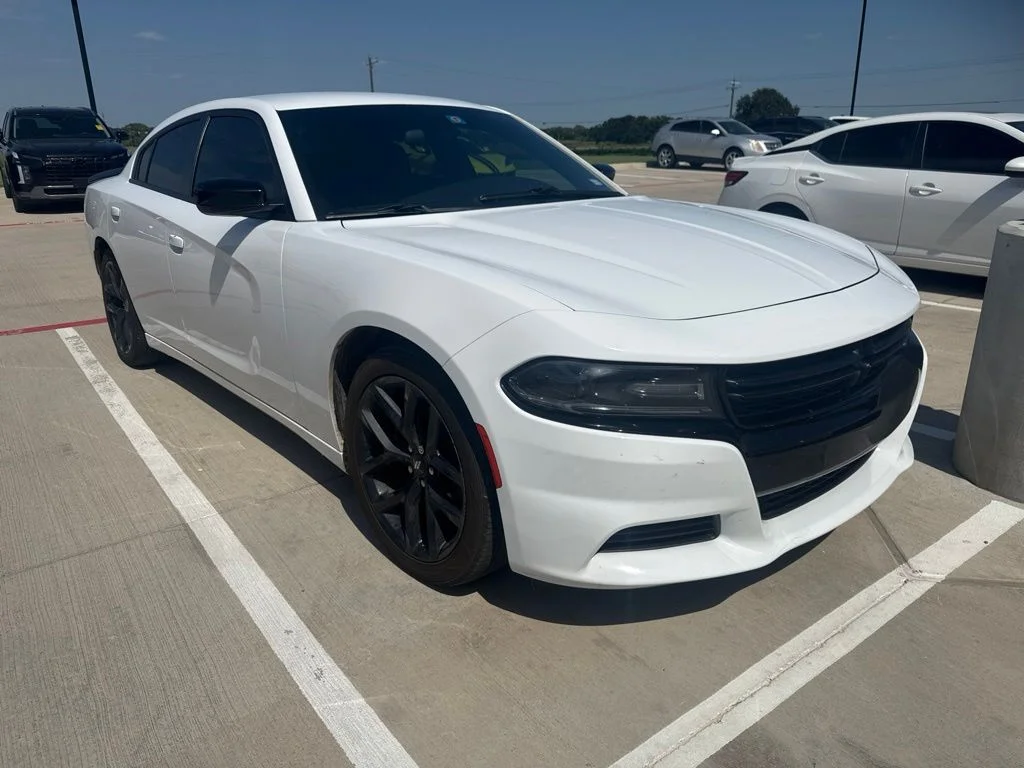 Used 2021 White Dodge SXT image 4