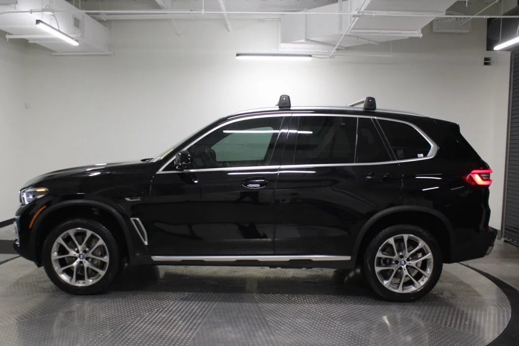 2022 BMW X5 xDrive45e's photo