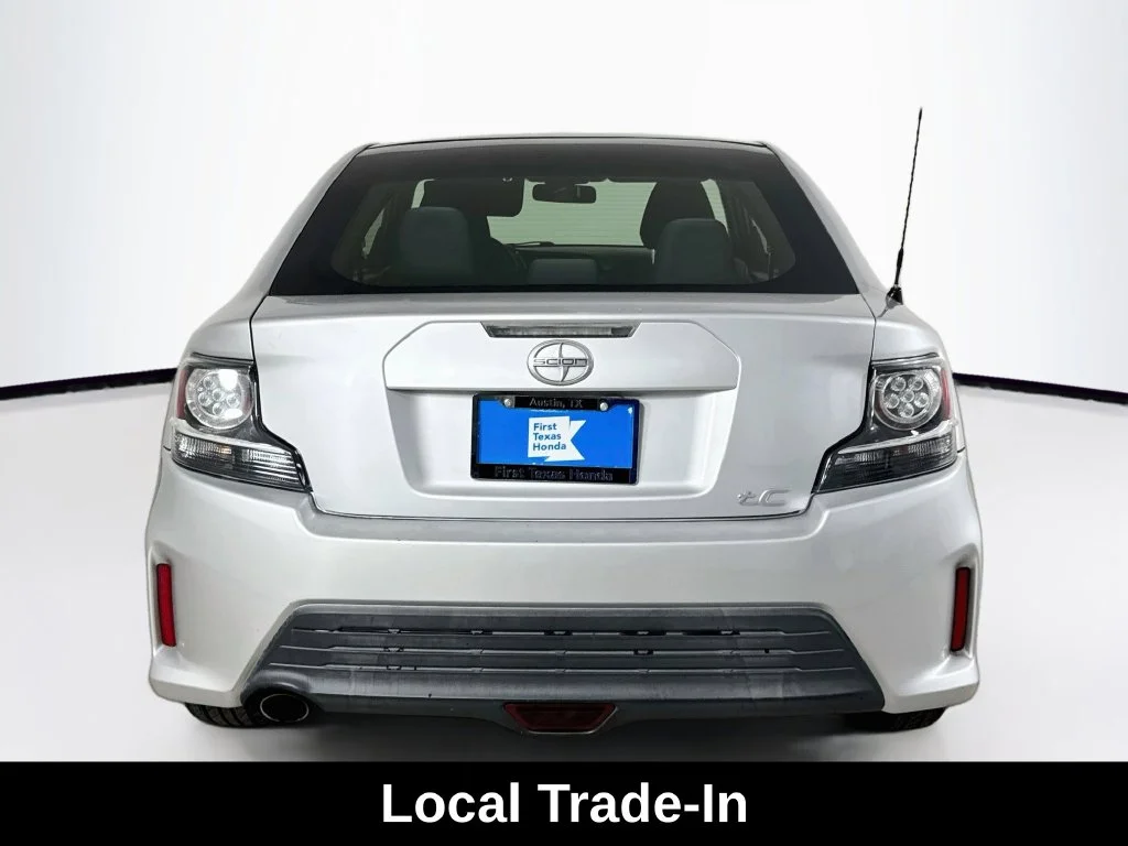 Used 2014 Classic Silver Metallic Scion Base image 6