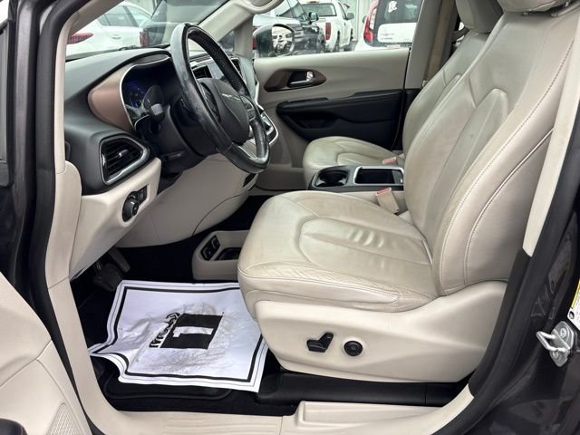 Used 2019 Crystal Metallic Chrysler Touring L Plus image 11