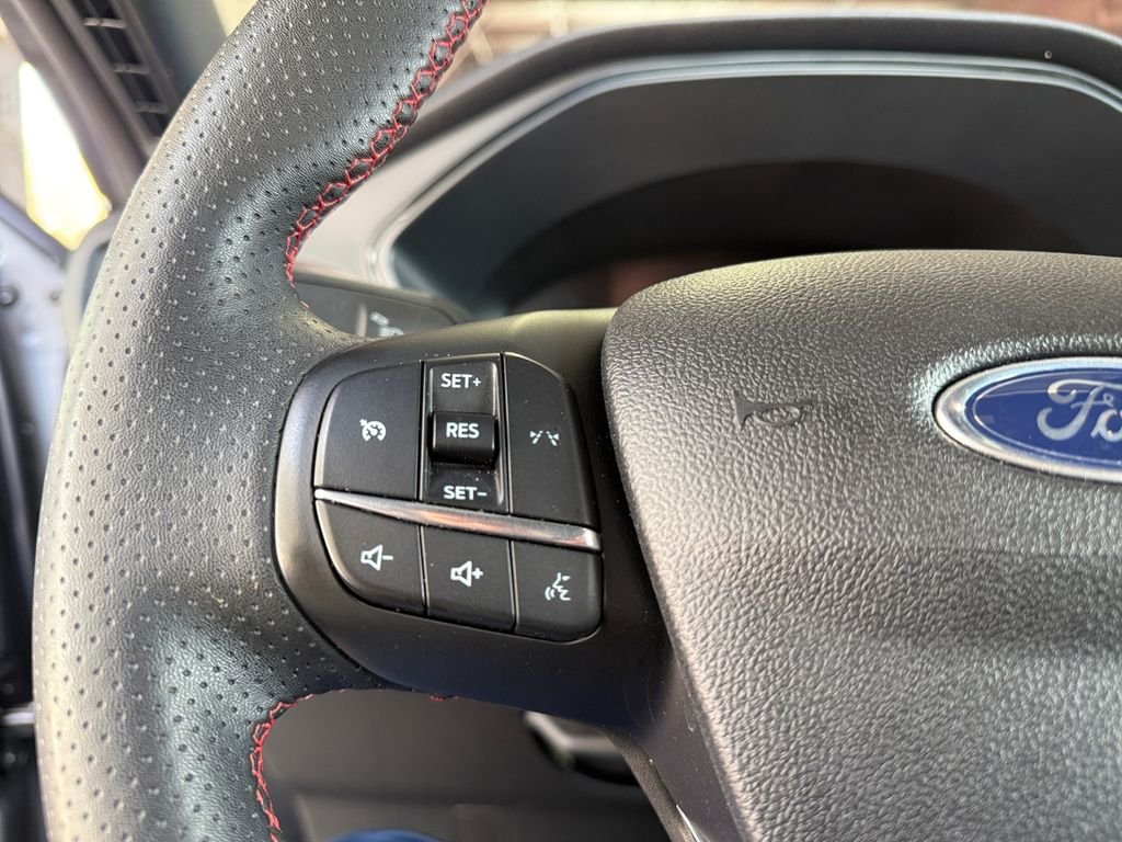 Used 2025 Gray Ford ST-Line image 24