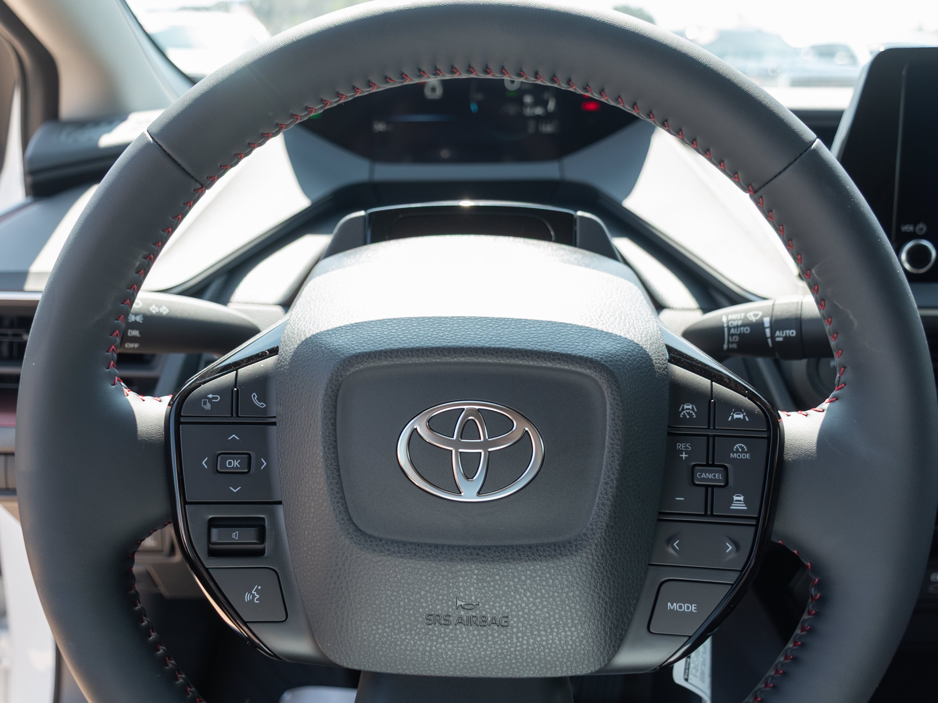 New 2026 Wind Chill Pearl <sup>1</sup> Toyota  SE image 10
