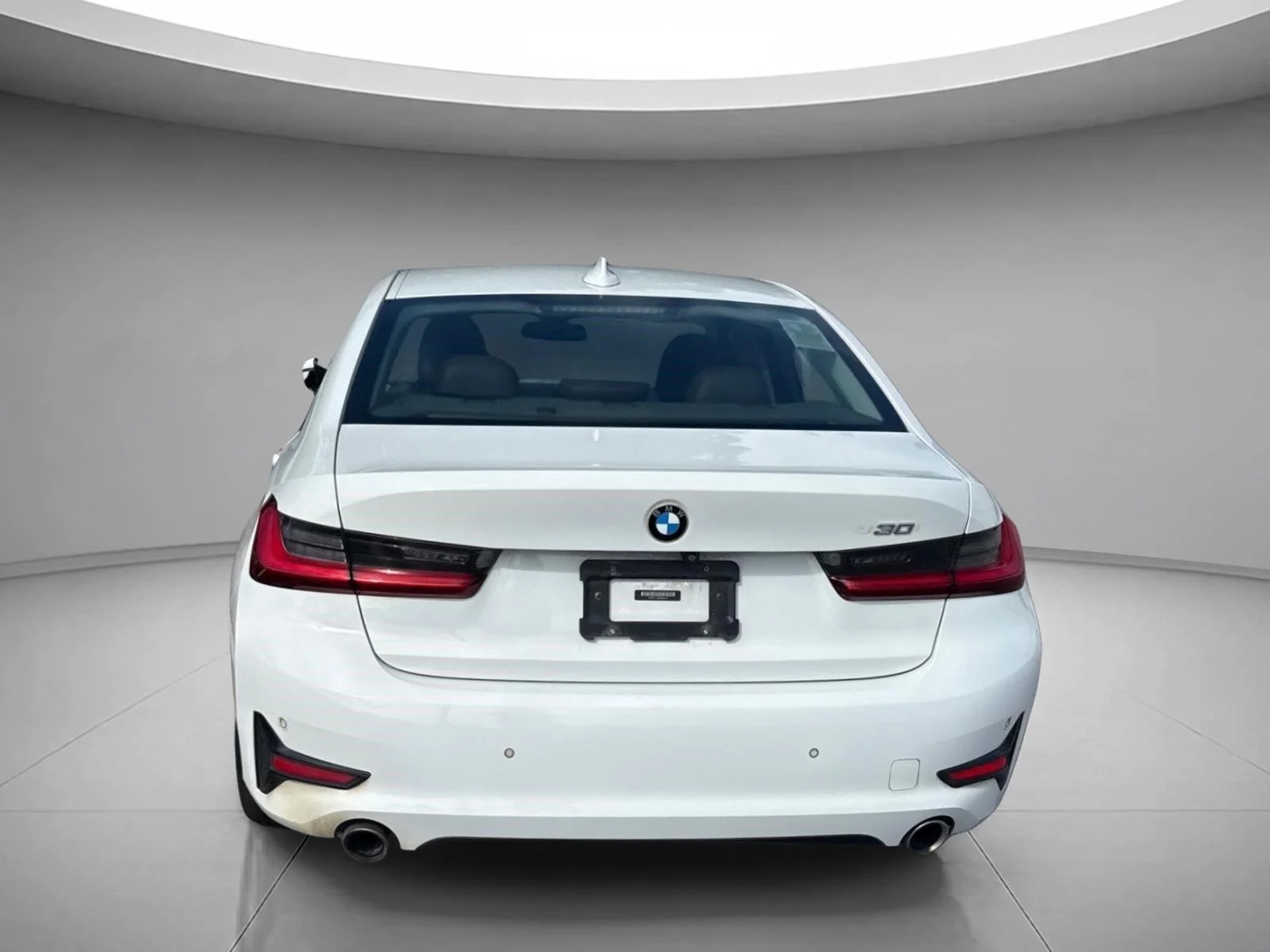 Used 2019 Alpine White BMW 330i image 11