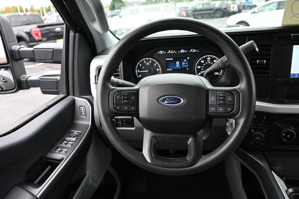 Used 2024 Gray Ford XLT image 29