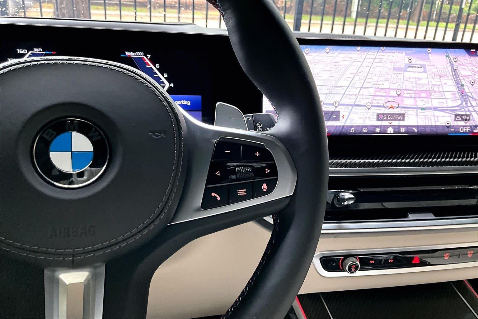 Used 2025 Skyscraper Grey Metallic BMW M60i image 24