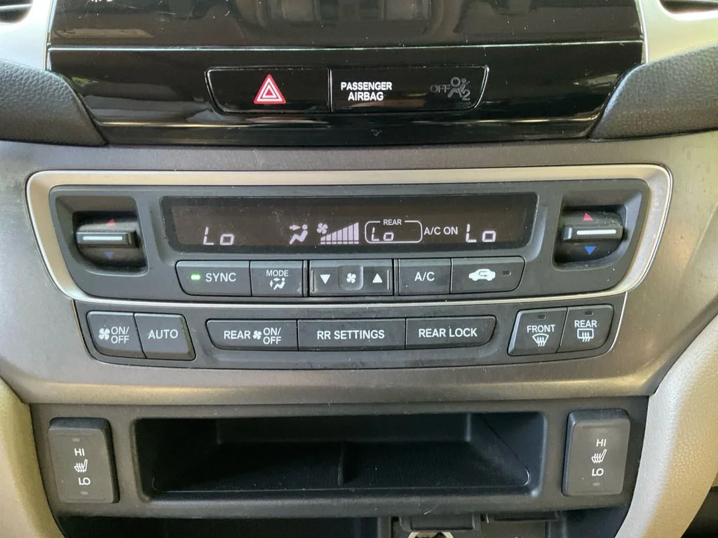 Used 2017 White Honda EX-L image 25