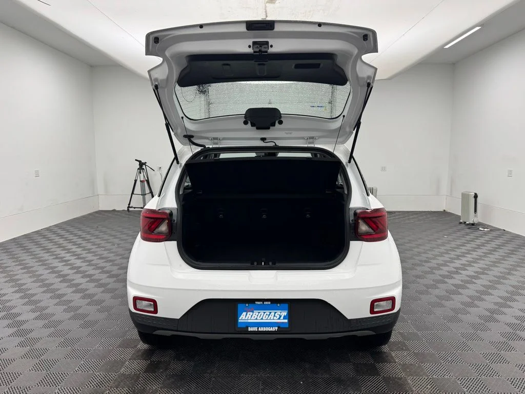 Used 2025 Lunar White Hyundai SEL image 9