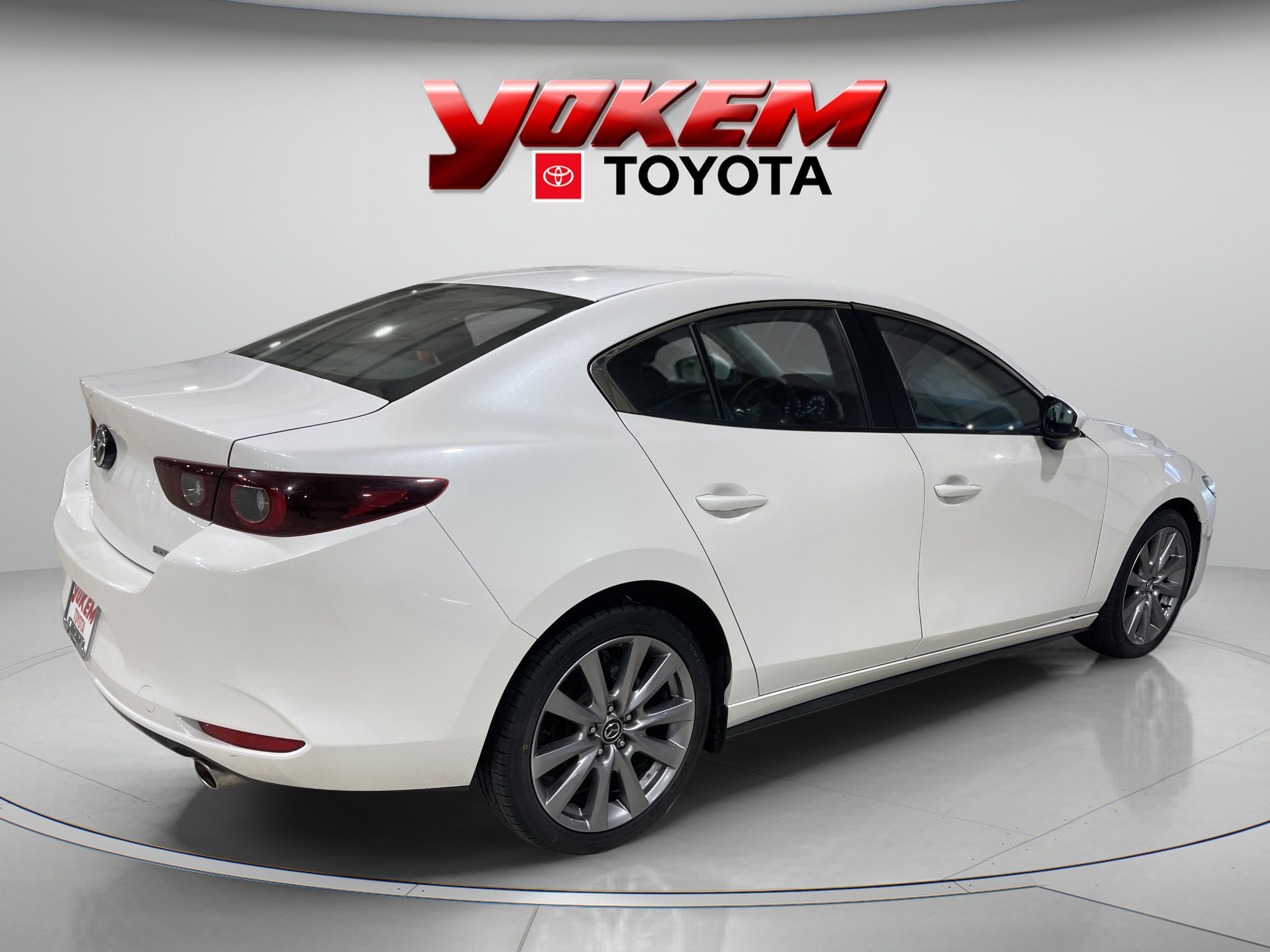 Used 2023 Snowflake White Pearl Mica Mazda 2.5 S Preferred image 5
