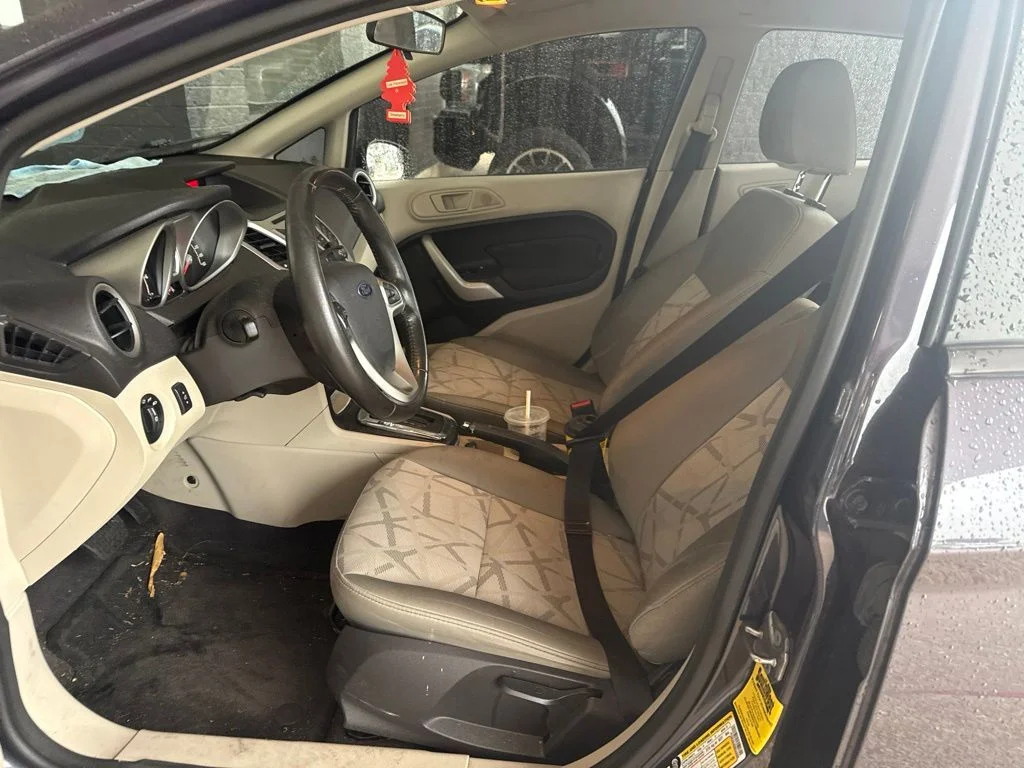 Used 2013 Purple Ford SE image 10