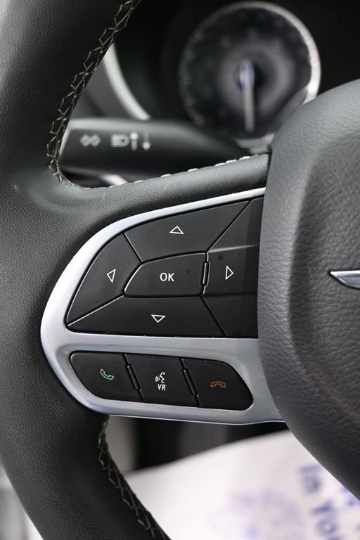 2023 Chrysler Pacifica Touring L - Photo 20