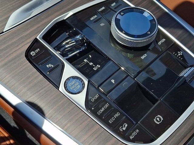 New 2027 Brooklyn Grey Metallic BMW xDrive40i image 13