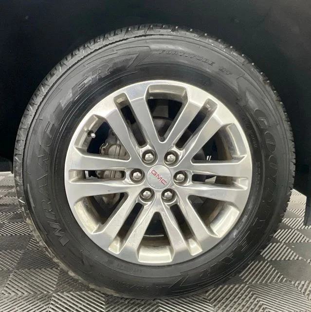 Used 2017 Black GMC SLT image 20
