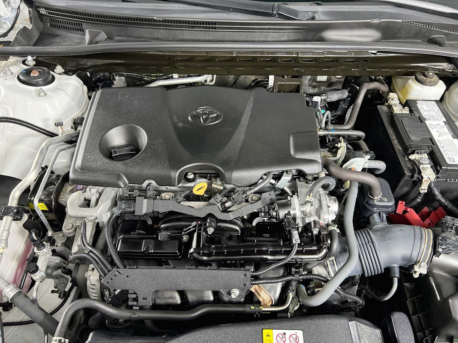 Used 2021 Wind Chill Pearl Toyota XSE image 29