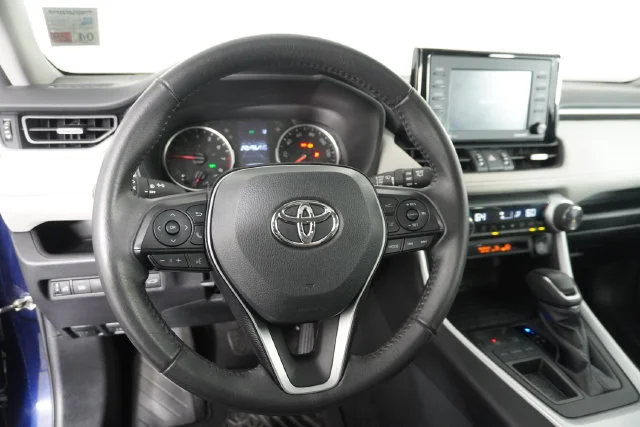 Used 2021 Blue Toyota XLE Premium image 23