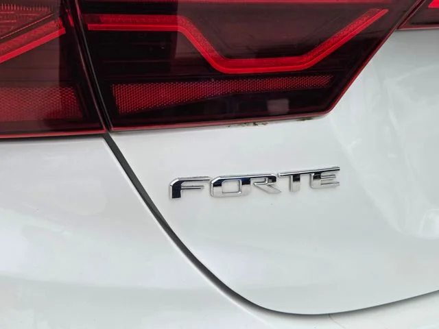 Certified Used 2021 White Kia GT-Line image 10