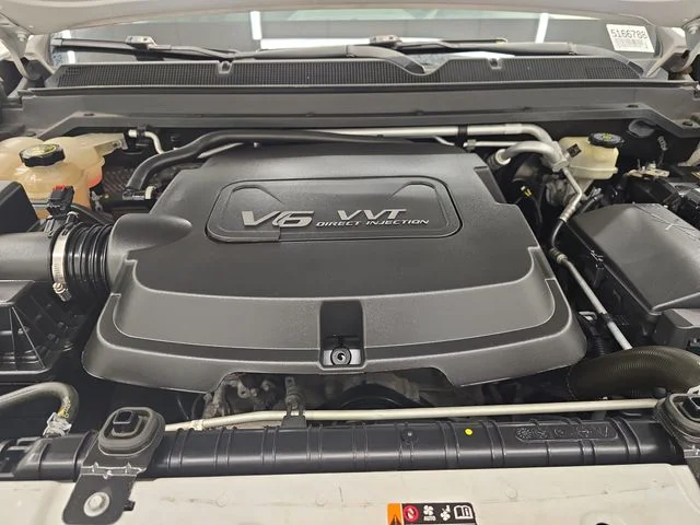 Used 2016 Summit White Chevrolet Work Truck image 34