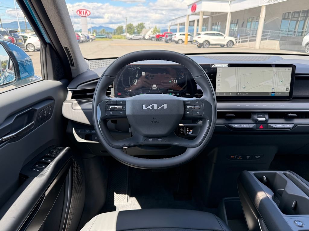 New 2026 Ocean Blue Kia Wind AWD image 21