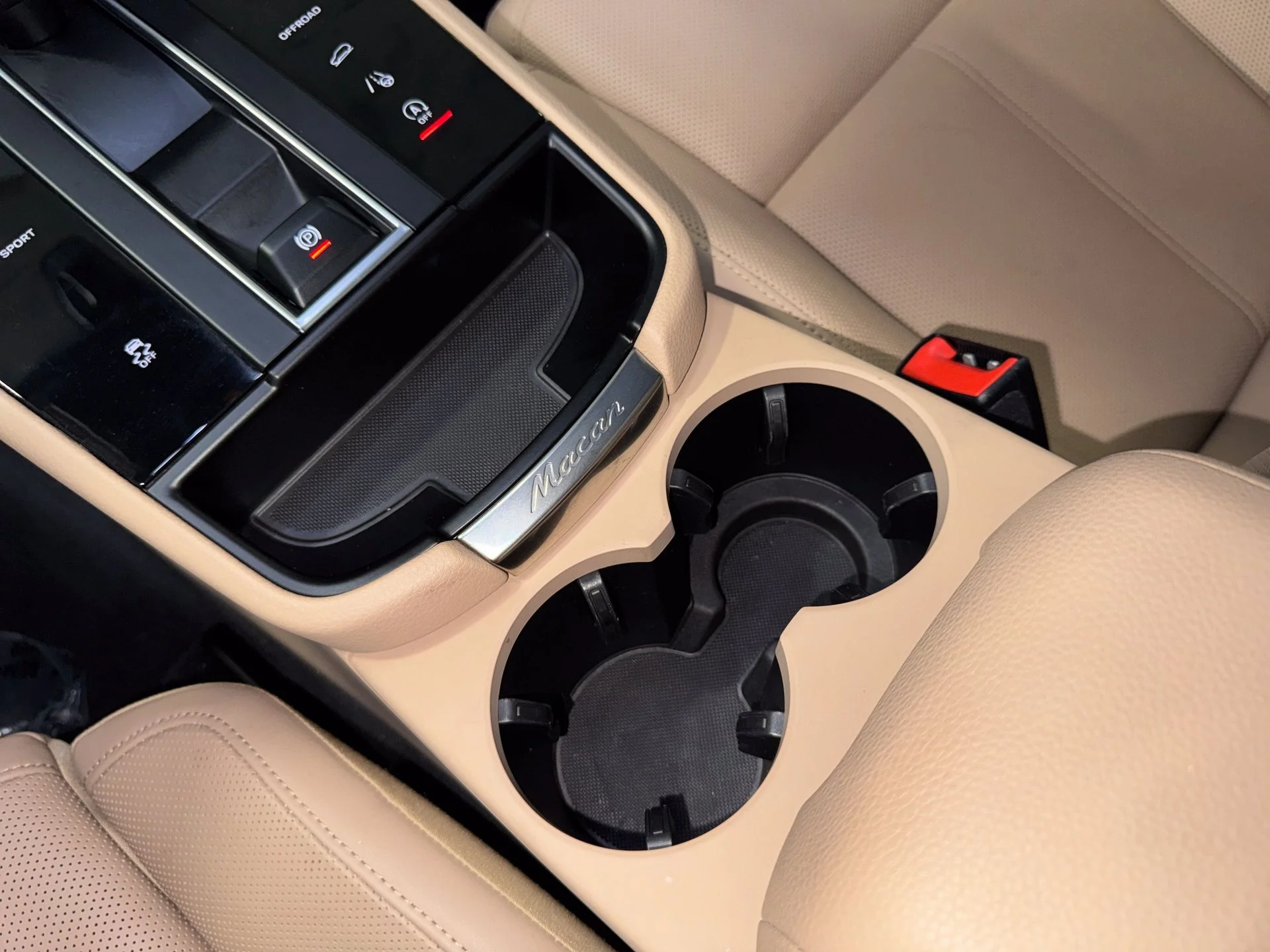 Used 2025  Porsche T image 29