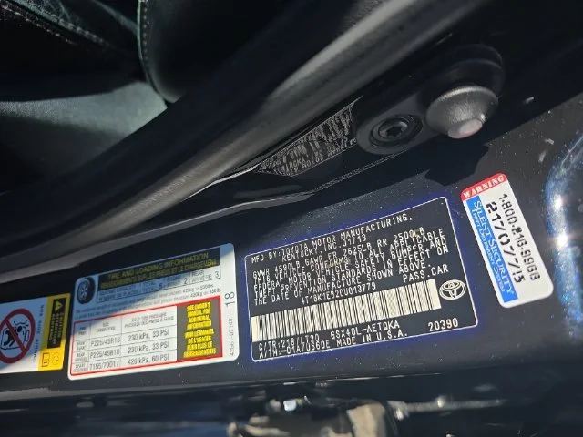 Used 2013 Black Toyota XLE Touring image 35
