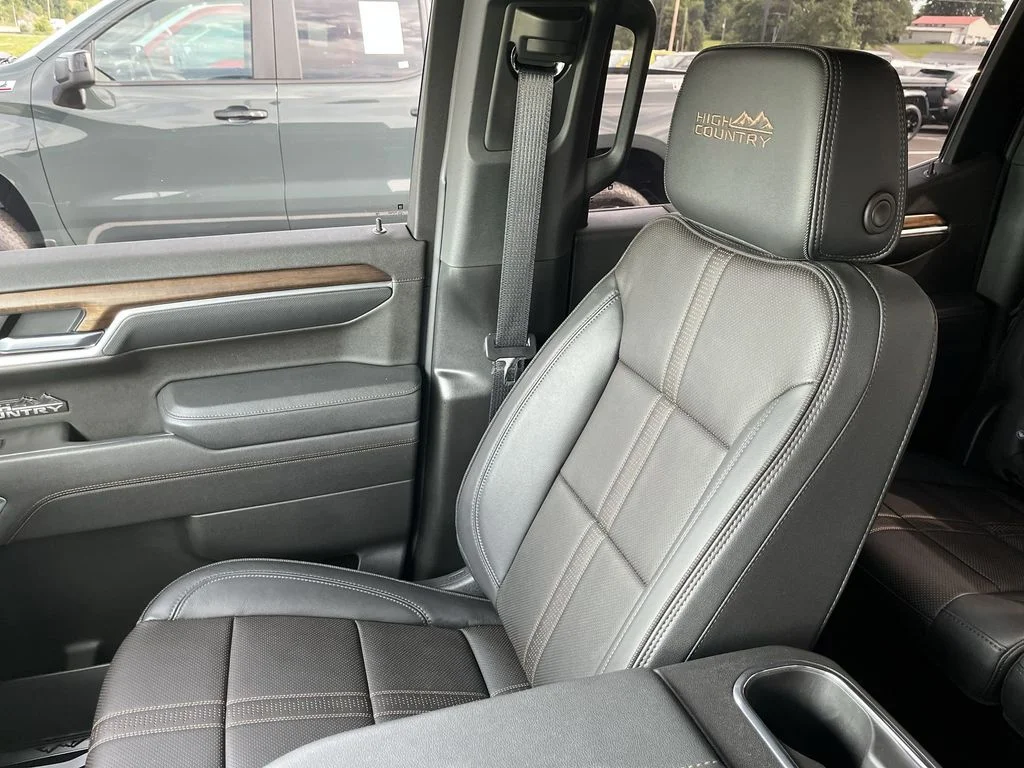 Used 2026 Black Chevrolet High Country image 25