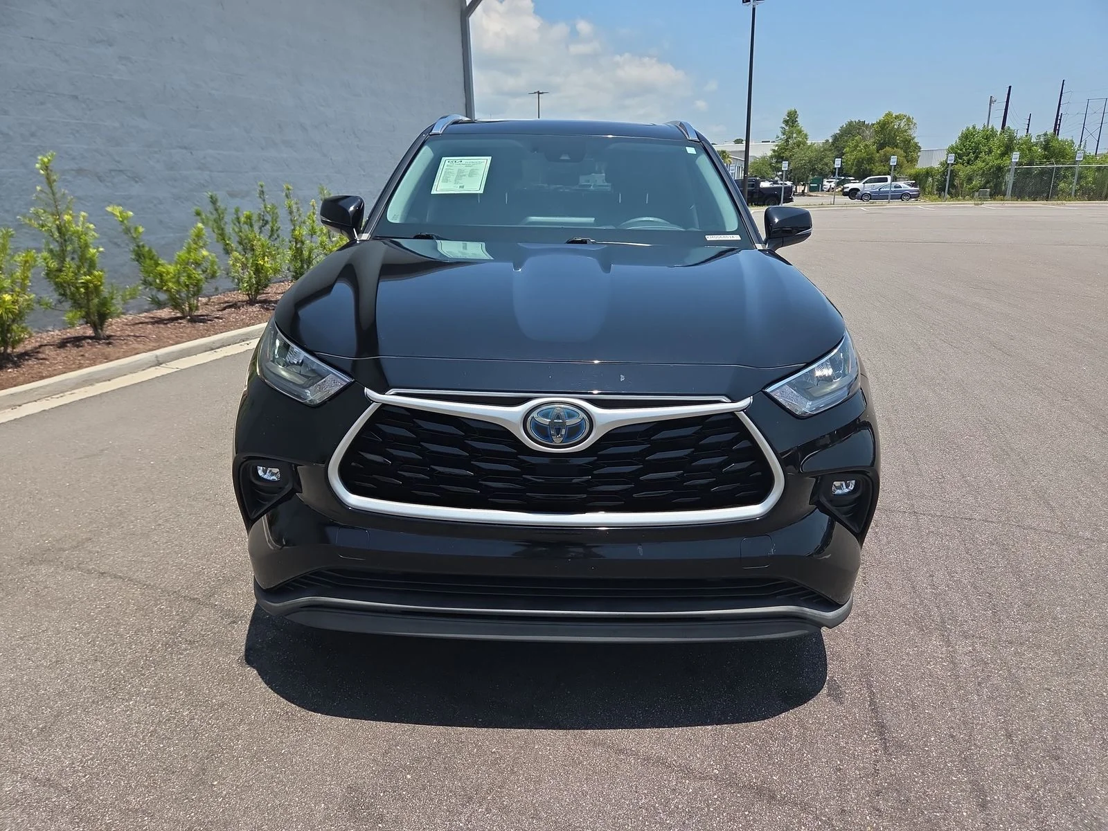 Used 2020 Midnight Black Metallic Toyota XLE image 9