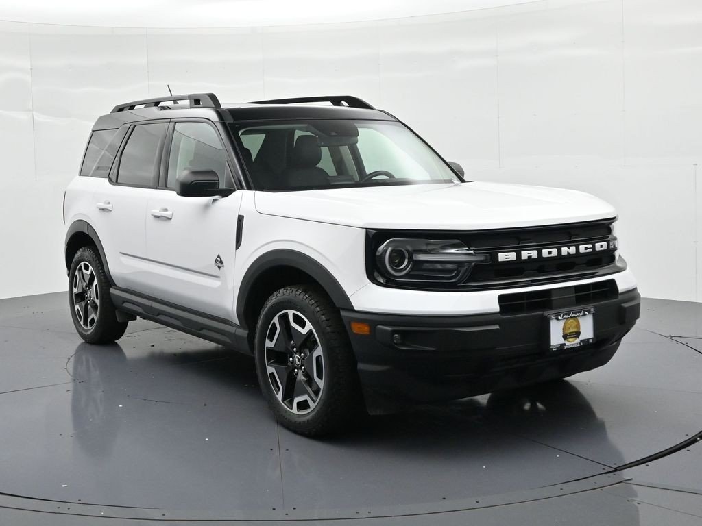 Used 2022 Oxford White Ford Outer Banks 4x4 image 4