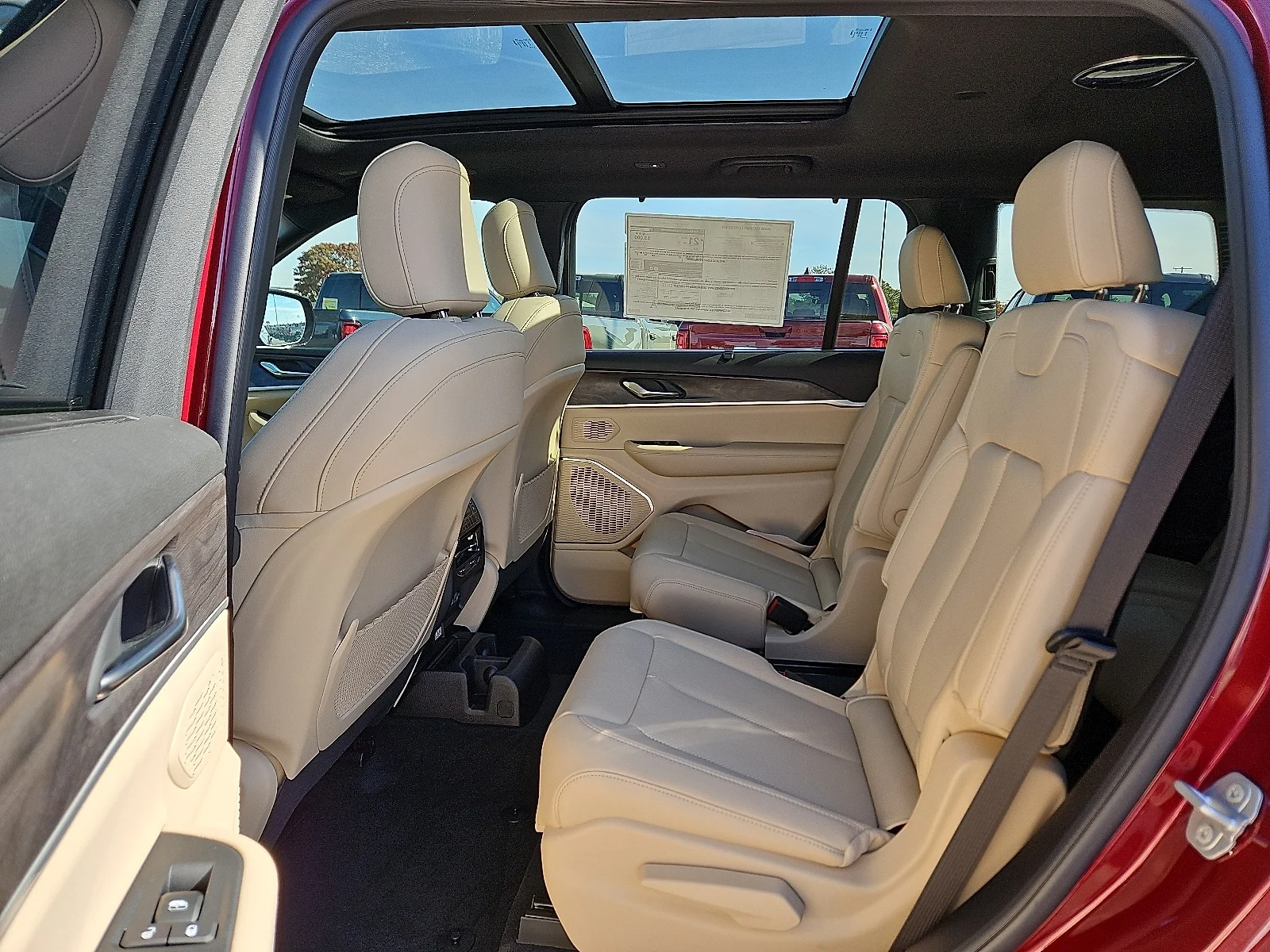New 2025 Velvet Red Pearlcoat Jeep L LIMITED 4X4 image 11