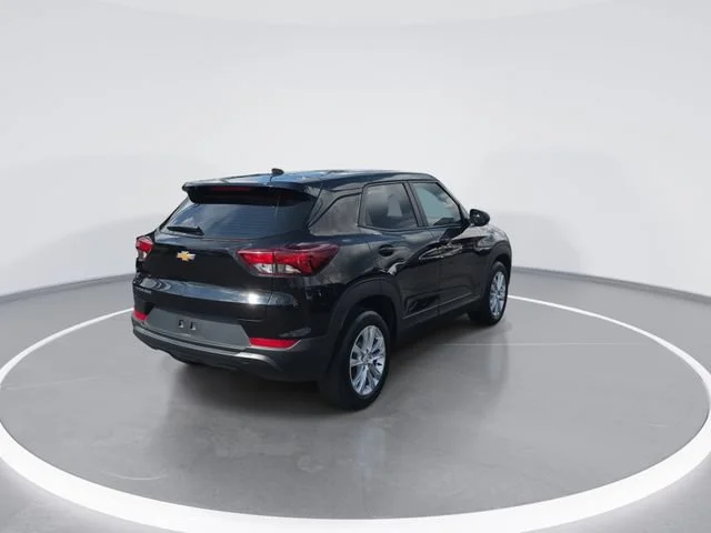 Used 2023 MOSAIC BLACK METALLIC Chevrolet LS image 9
