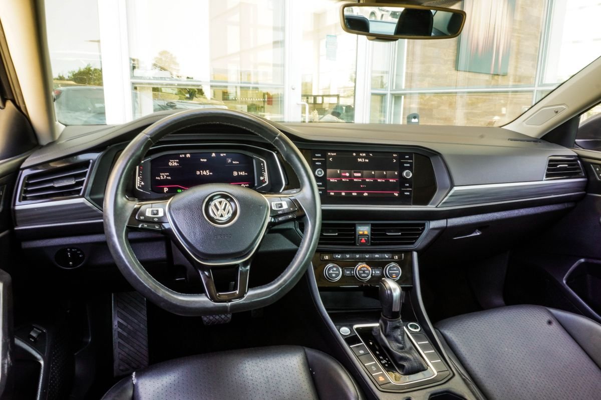 Used 2020 Gray Volkswagen SEL image 15