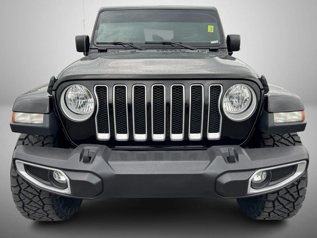 Used 2020 Black Jeep Unlimited Sahara image 9