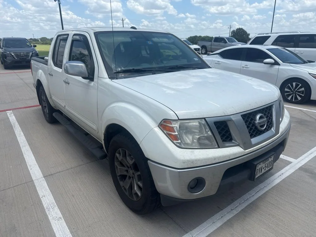 Used 2019 White Nissan SL image 4