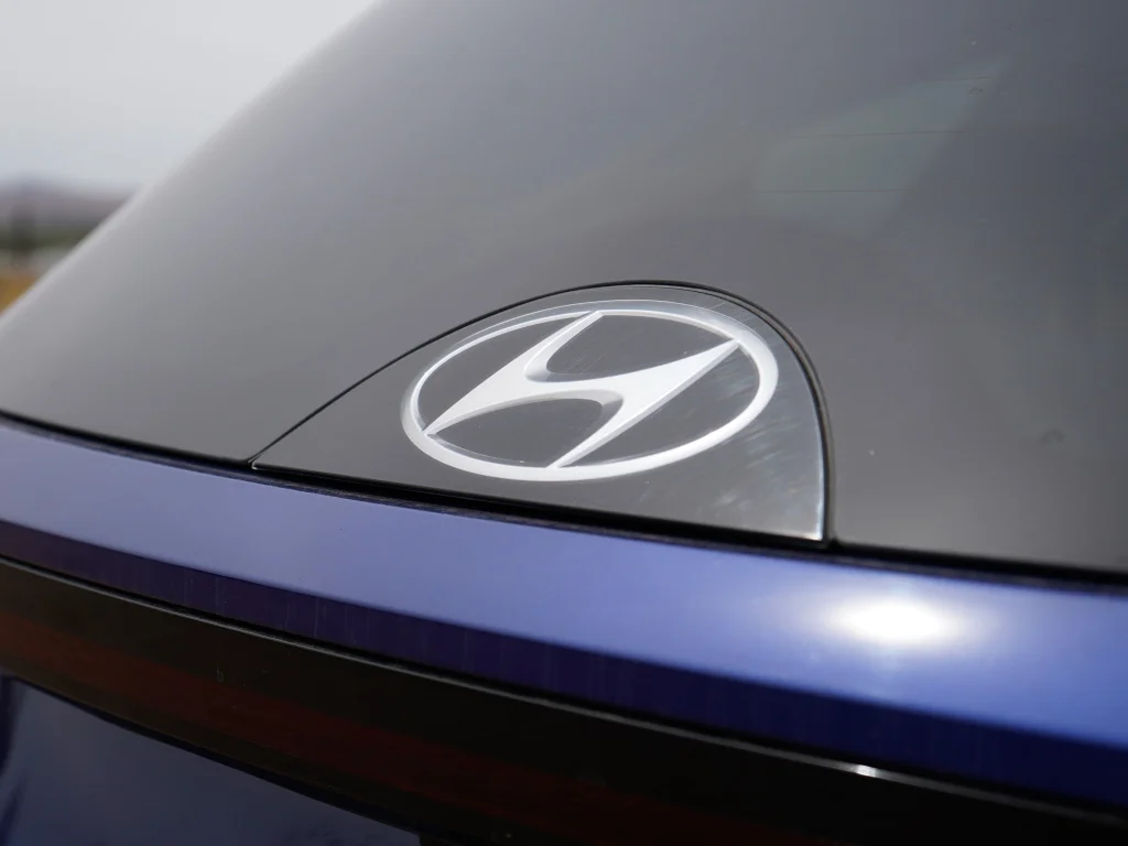Used 2024 Vapor Blue Metallic Hyundai SEL image 9