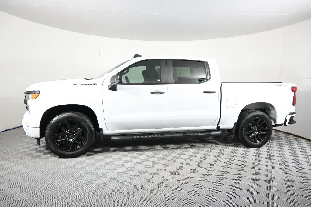 Used 2024 Chevrolet Silverado 1500 Custom with VIN 1GCPDBEK9RZ121630 for sale in Forest Lake, Minnesota