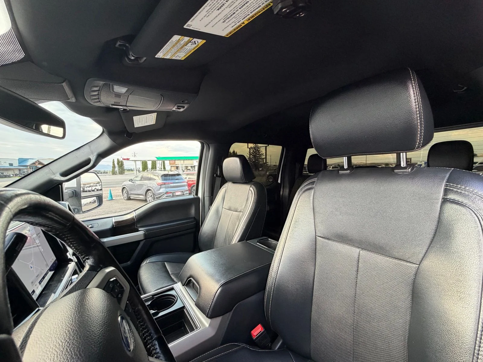 Used 2022 White Ford Lariat image 13