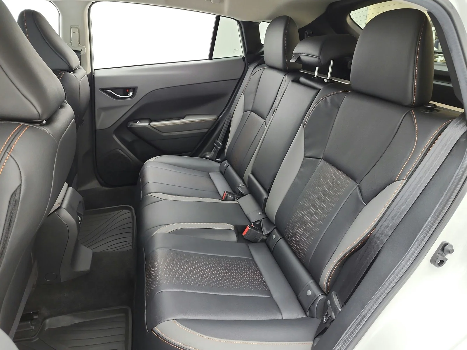Used 2024 Crystal White Pearl Subaru Limited AWD image 13