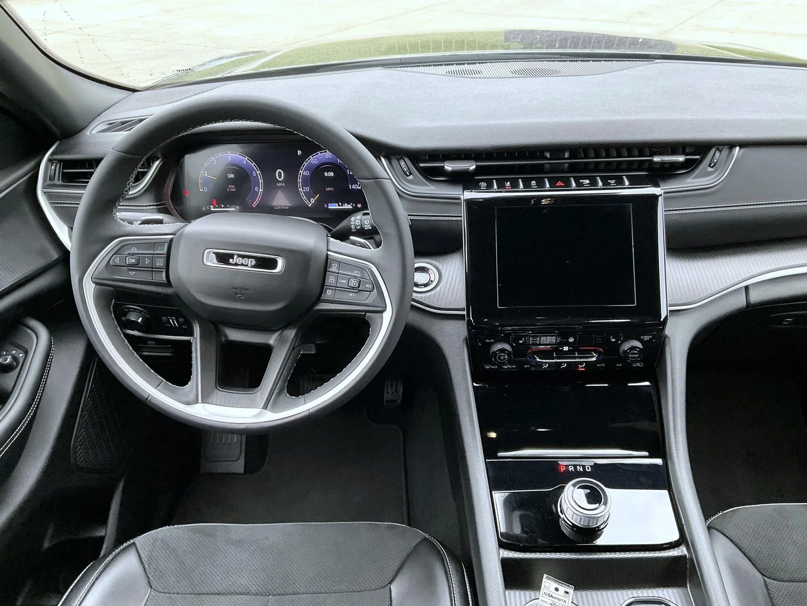 Used 2024 Gray Jeep Altitude image 14