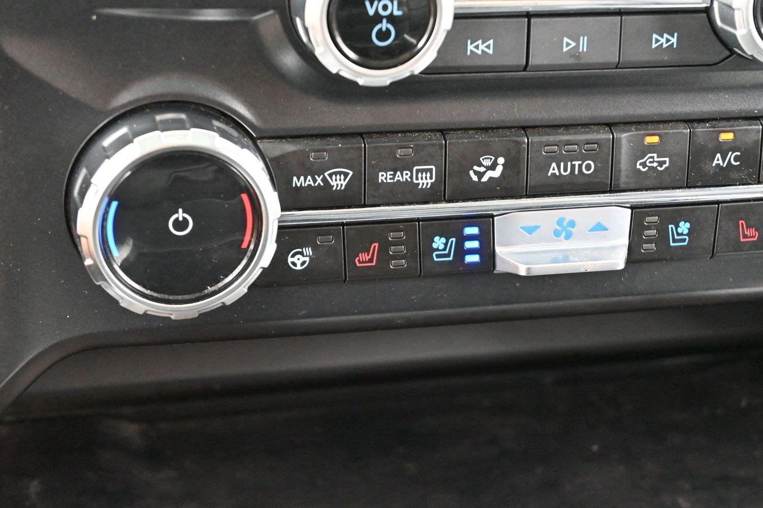 Used 2024 Glacier Gray Metallic Tri-coat Ford XL image 25