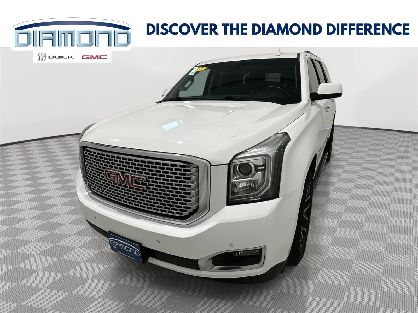 Used 2017 SUMMIT WHITE GMC Denali image 1