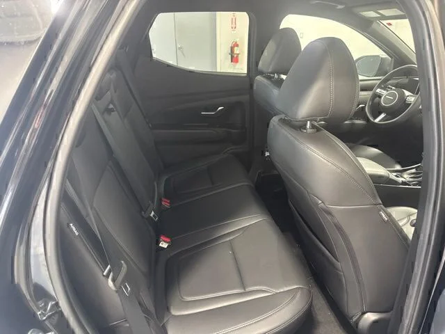 Used 2025 Black Hyundai SEL image 21