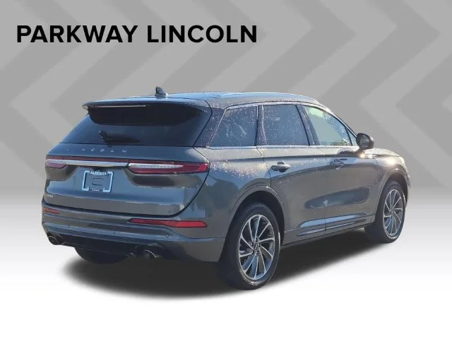 Used 2023 Gray Lincoln Grand Touring image 5