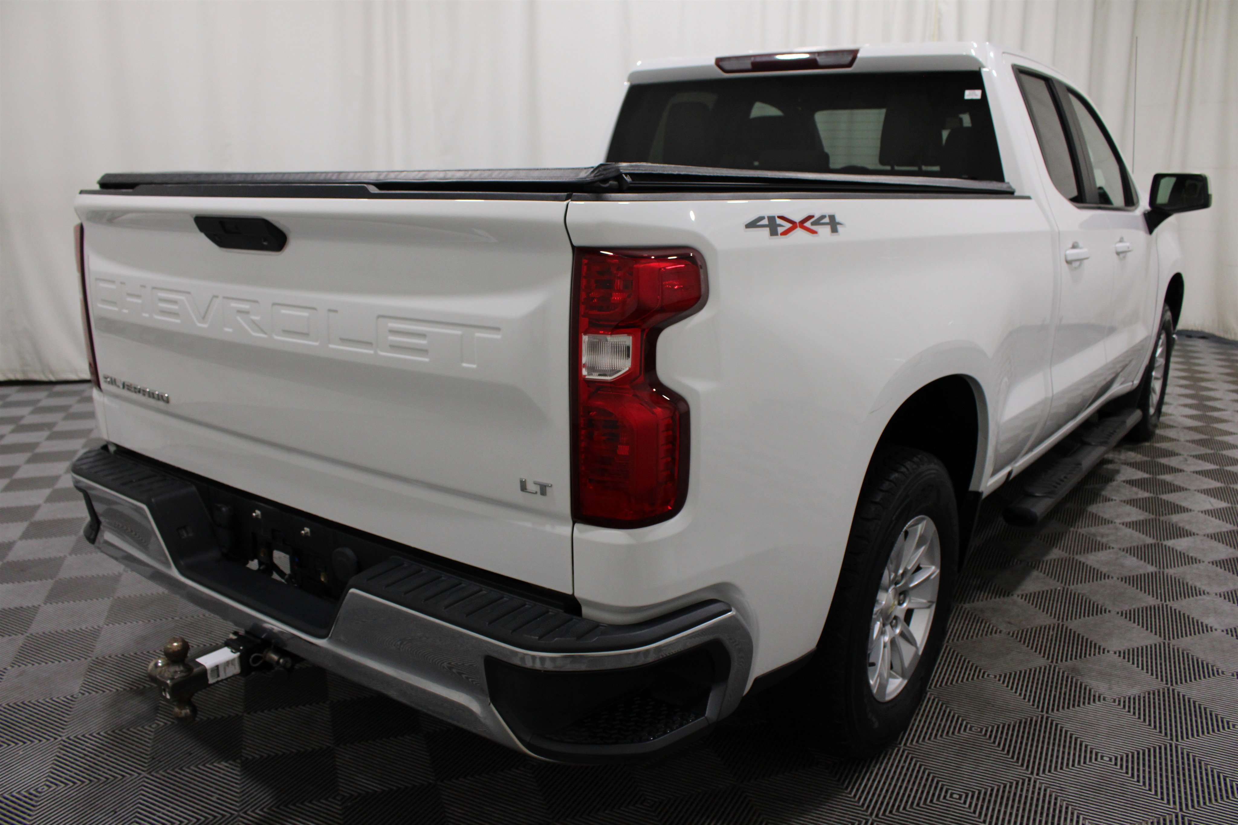 Used 2020 Summit White Chevrolet LT image 29