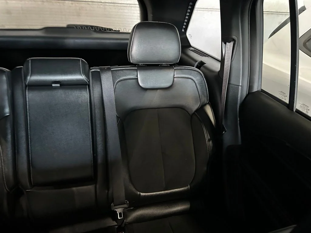 Used 2023 Diamond Black Crystal Pearlcoat Jeep Altitude image 14