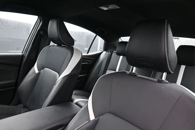 Used 2025  Toyota SE image 2