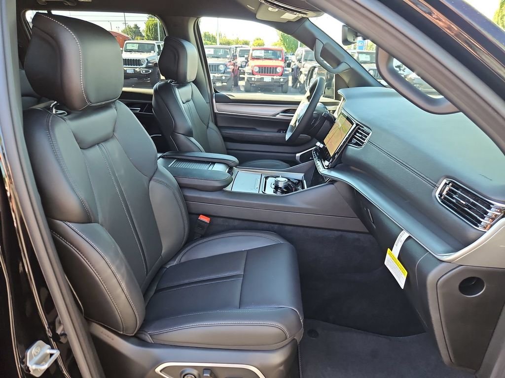 New 2026 High Gloss Black Jeep Limited Altitude image 28