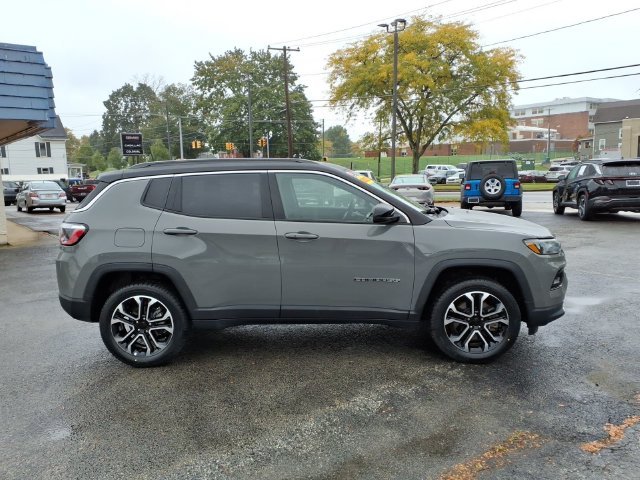 Used 2023 Gray Jeep Limited image 3