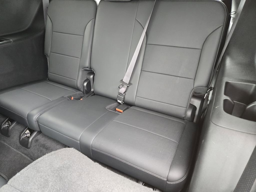 Used 2025 Summit White Buick Preferred image 21