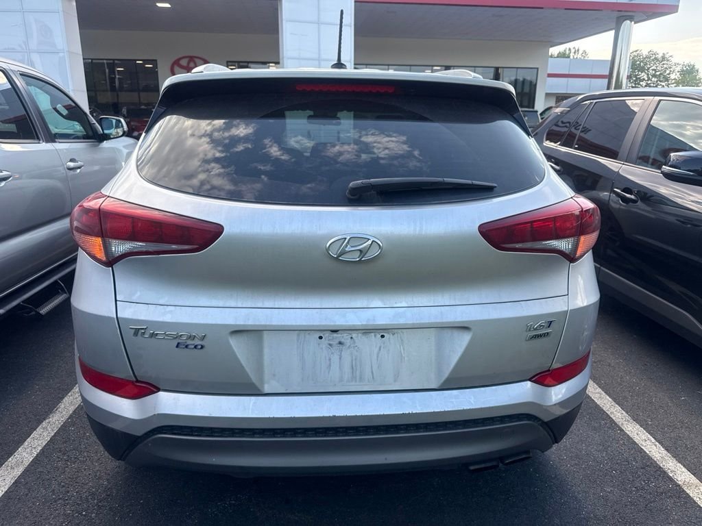 Used 2016 Silver Hyundai Eco image 21