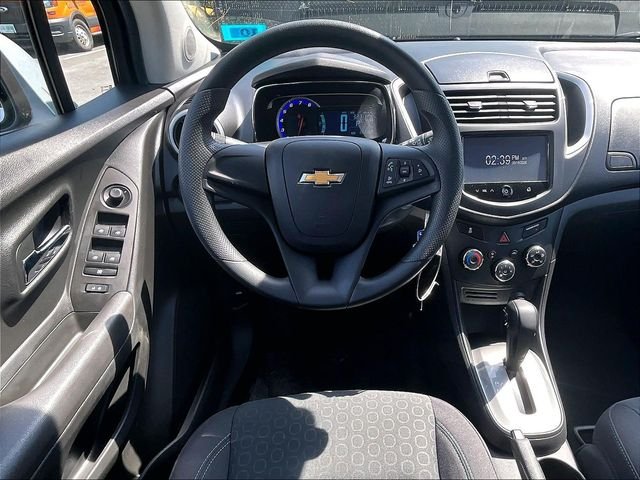 Used 2016 Silver Chevrolet LS image 5
