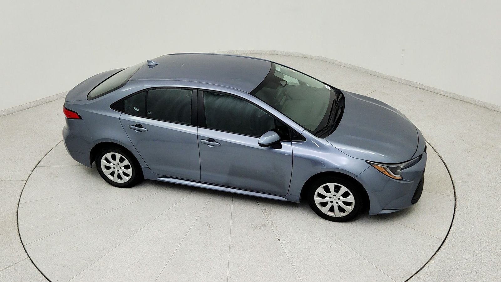 Used 2024  Toyota LE image 20